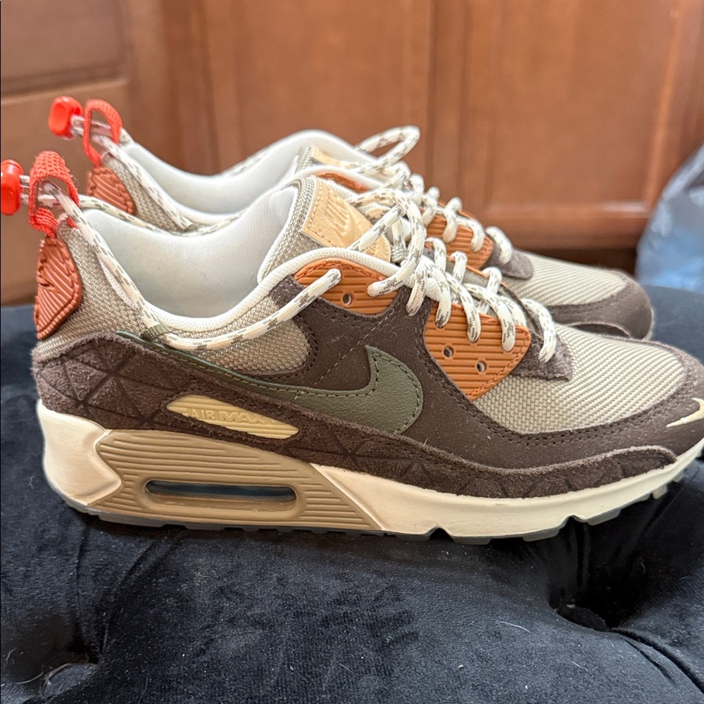 Nike Air Max Brown and Tan Athletic Shoes Sz 7